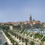 Lamarina Bed and Breakfast 3*