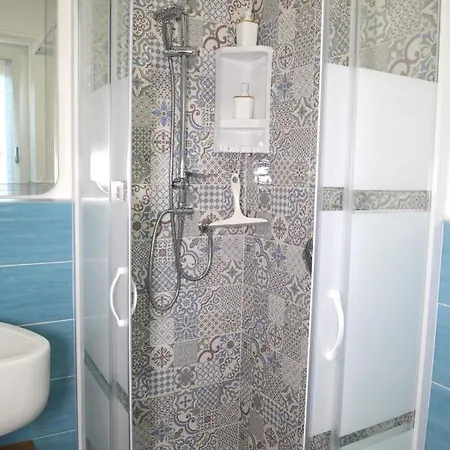 Lamarina Oda ve Kahvaltı