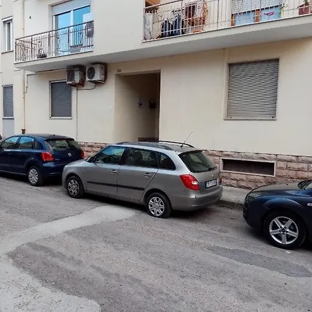 Oda ve Kahvaltı Lamarina